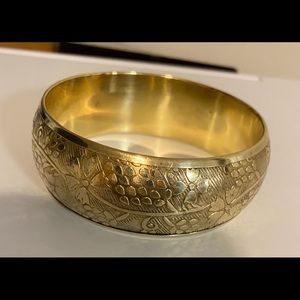 Floral Design Bangle Bracelet